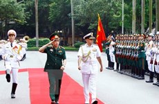 印度参谋长委员会主席苏尼尔•兰巴对越南进行正式友好访问
