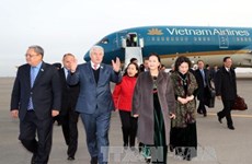越南国会主席阮氏金银抵达阿斯塔纳  与旅哈萨克斯坦越侨会面