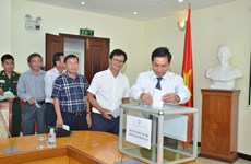 越南驻柬埔寨大使馆开展赈灾捐款活动援助国内灾民