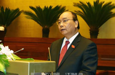  越南第十四届国会第四次会议：阮春福作了2017年经济社会发展计划执行情况的报告