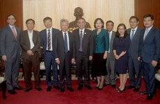 岘港市领导会见前来出席APEC会议的国际组织领导