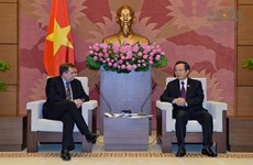 越南国会副主席冯国显会见美国埃克森美孚公司副总裁格林伍德