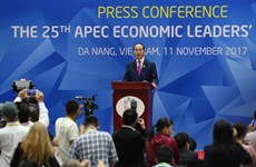 APEC 第25次领导人会议新闻发布会举行