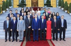 越南国家主席陈大光会见2017年APEC领导人会议周主要赞助商