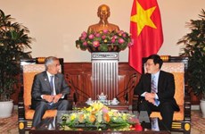 卡塔尔外交部国务秘书穆赖基对越南进行正式访问