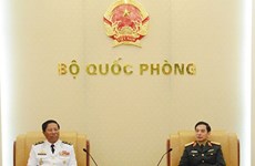 越南人民军总参谋长潘文江会见柬埔寨王家海军司令翁桑坎