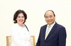 越南政府总理阮春福分别会见外国新任驻越大使