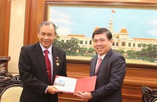 印度尼西亚驻胡志明总领事向胡志明市人民委员会主席阮城锋辞行