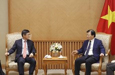 越南政府副总理郑廷勇会见韩国三星(越南)电子有限责任公司总经理