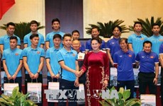  越南国会主席阮氏金银会见了载誉回国的越南U23球队