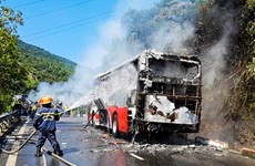 政府总理阮春福对岘港市及时指导解决在海云岭发生的旅行车自燃事故给予表彰