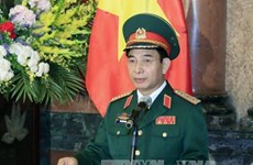 越南高级军事代表团对马来西亚进行正式友好访问