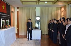 越南驻泰国和印尼大使馆为原政府总理潘文凯举行吊唁仪式