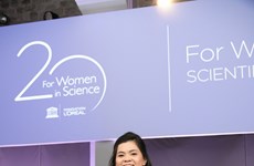 越南一名女科学家荣获“青年女科学家奖” 