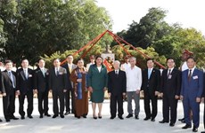 胡志明主席塑像——越南与古巴铁打般友情的象征