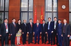 阮春福总理会见出席GMS-6的中国各地方领导 