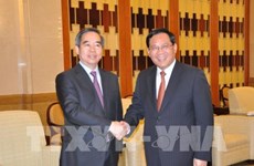 越共中央经济部部长阮文平对上海进行工作访问