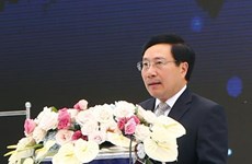 越南政府副总理范平明出席韩国三星（越南）电子有限责任公司成立10周年纪念典礼