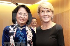 越南国家副主席邓氏玉盛会见澳大利亚外长和南威尔士州州督