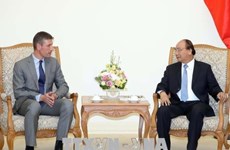 越南政府总理阮春福会见英国驻越大使