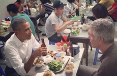 与奥巴马在河内一起吃烤肉米线的名厨——安东尼·波登自杀身亡