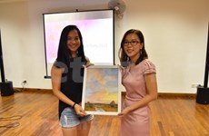 数百名越南优秀贫困学生荣获新加坡兰花奖学金