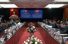 越南山罗省与老挝赛宋奔省加强合作