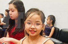 七龄越南女童夺得全美天才儿童国际钢琴提琴赛桂冠