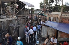 胡志明市各团体组织走访慰问柬埔寨金边火灾受灾越裔