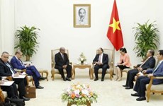 越南政府总理阮春福会见阿尔及利亚外长迈萨赫勒
