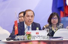 越南承诺切实推动东亚峰会合作
