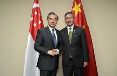 中国和新加坡坚持多边主义和自由贸易