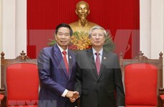 着力加强老挝首都万象与越南各地的合作