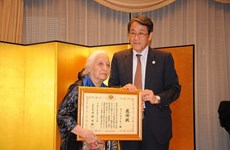 潘辉黎教授被日本外务省大臣追授奖状