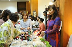 越南参加东盟妇女协会慈善博览会