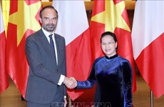 越南国会主席阮氏金银会见法国总理爱德华•菲利普