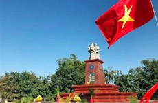 越柬友谊纪念碑在柬埔寨拉塔纳基里省正式落成