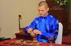 承天顺化省茶艺大师比赛吸引15个国家代表参加