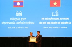 山萝省委书记荣获老挝二级自由勋章