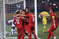 2018年AFF CUP: 越南队三比零大胜柬埔寨  获得A组第一名