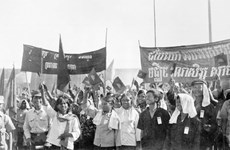 越共中央致电祝贺柬埔寨推翻种族灭绝制度40周年