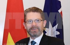 澳大利亚参议院议长开始对越南进行正式访问