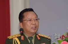 老挝国防部部长: 提升越南军队和老挝军队的合作层次