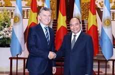 阮春福总理会见阿根廷总统马克里