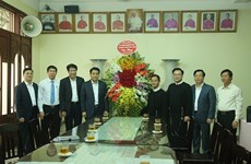 河内市领导对郑玉轩连任赎世主会领导表示祝贺
