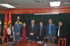 越南工会与比利时工会加强合作