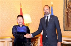 越南国会主席阮氏金银会见法国总理爱德华·菲利普