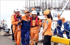  QNa 90129 TS号渔船海上遇险情    越南海上搜救力量及时出动52名船员全部获救