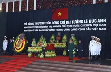 越南原国家主席黎德英吊唁仪式在庄严肃穆的气氛中举行  