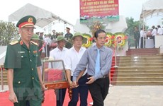 广平省为援老牺牲的越南志愿军和专家烈士遗骸举行追悼会和安葬仪式
